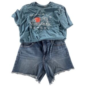 Sofia Vergara Denim Shorts CHI Shorty Frayed Hem Blue Wash S‎ 4  and free tshirt